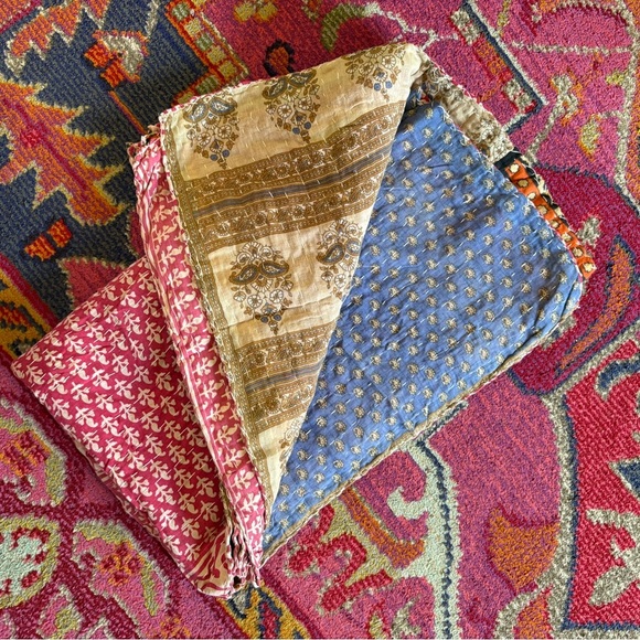 New Boho Kantha Reversible Quilt Blanket - Picture 12 of 16
